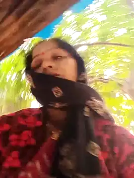 Snapshot of Jooli_xx chatting on 11.10.25 Jooli xx online show from 11.10.25