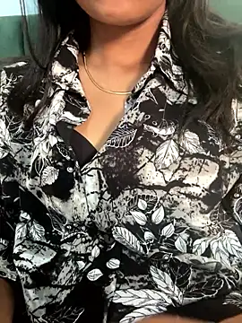Snapshot of dollyjaan11 chatting on 10.18.25 dollyjaan11 online show from 10.18.25