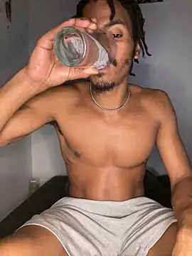 Snapshot of TRILLAHUNG chatting on 09.15.25 TRILLAHUNG online show from 09.15.25