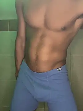 Snapshot of TRILLAHUNG chatting on 09.16.25 TRILLAHUNG online show from 09.16.25