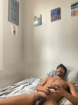 Snapshot of TRILLAHUNG chatting on 09.23.25 TRILLAHUNG online show from 09.23.25