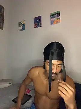 Snapshot of TRILLAHUNG chatting on 10.13.25 TRILLAHUNG online show from 10.13.25