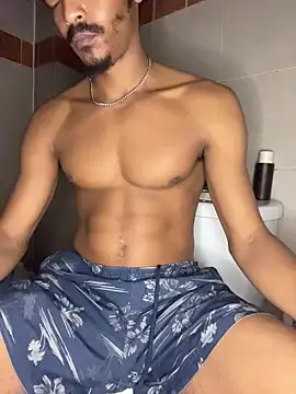 Snapshot of TRILLAHUNG chatting on 11.11.25 TRILLAHUNG online show from 11.11.25