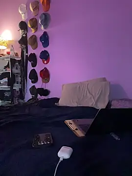 TRILLAHUNG online show from 06.18.26
