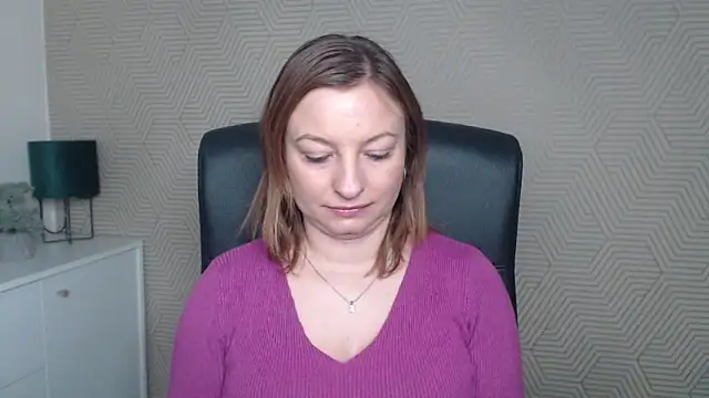 angelaSamt online show from 11.18.25