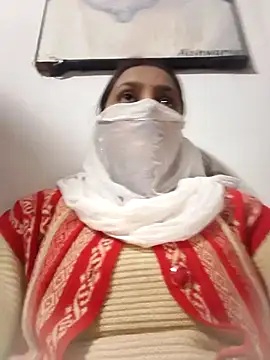 posewith online show from 11.18.25