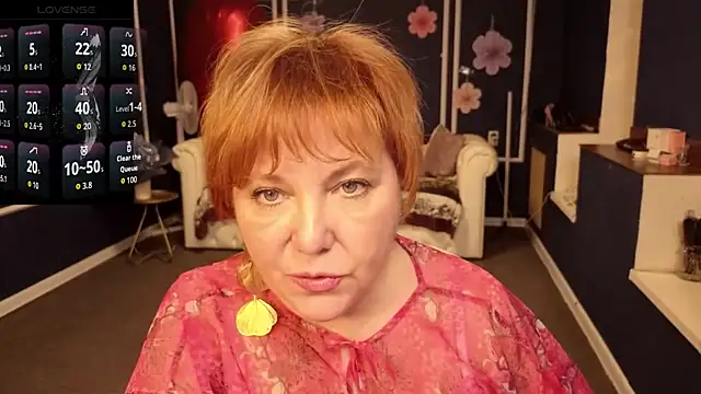 Snapshot of Kira_Kenett chatting on 05.13.26 Kira Kenett online show from 05.13.26