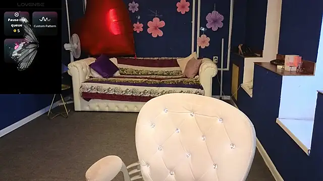 Snapshot of Kira_Kenett chatting on 05.16.26 Kira Kenett online show from 05.16.26
