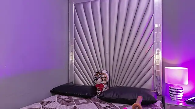 HatsaJones online show from 04.05.26