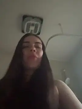 valentinalamont online show from 09.19.25