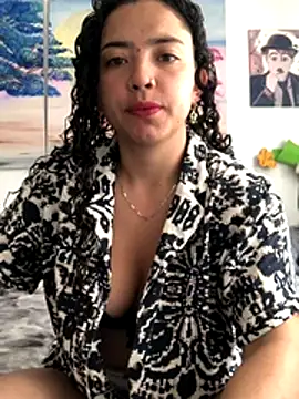 Snapshot of Paris_11 chatting on 11.22.25 Paris 11 online show from 11.22.25