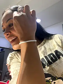 TiffanyyLam online show from 11.01.25