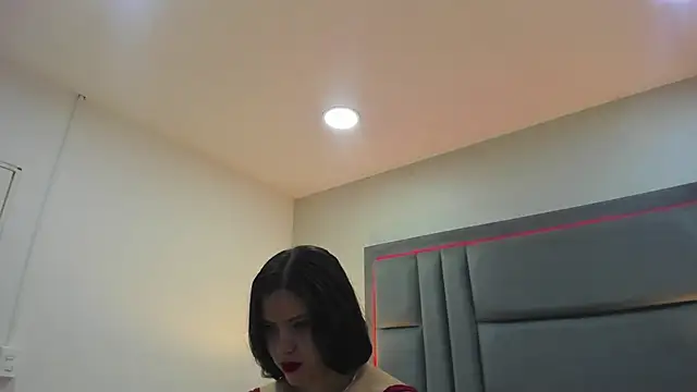 NahiaMonet online show from 11.08.25