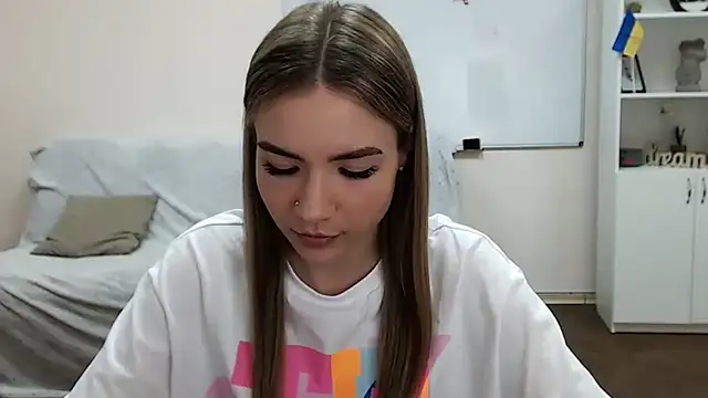 Snapshot of aSingleOne chatting on 11.04.25 aSingleOne online show from 11.04.25