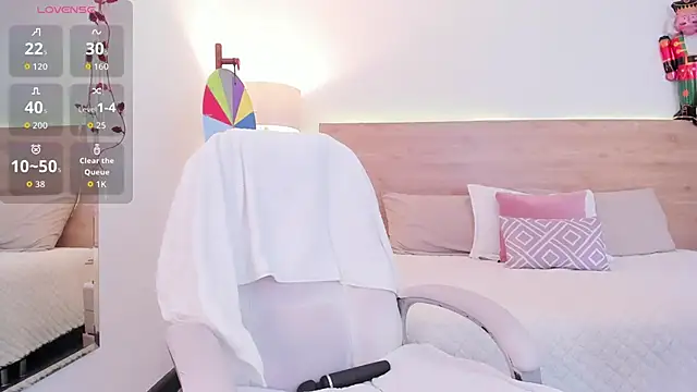 Snapshot of GinebraBrown chatting on 12.18.25 GinebraBrown online show from 12.18.25