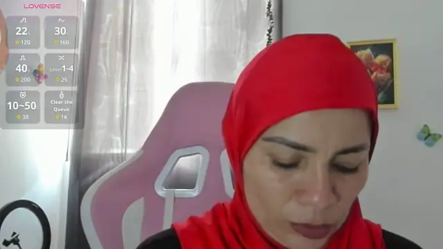 Snapshot of dalila_kemur chatting on 11.22.25 dalila kemur online show from 11.22.25