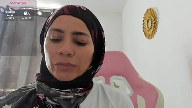 Snapshot of dalila_kemur chatting on 12.04.25 dalila kemur online show from 12.04.25