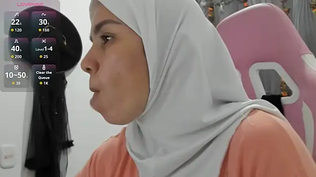 Snapshot of dalila_kemur chatting on 12.13.25 dalila kemur online show from 12.13.25