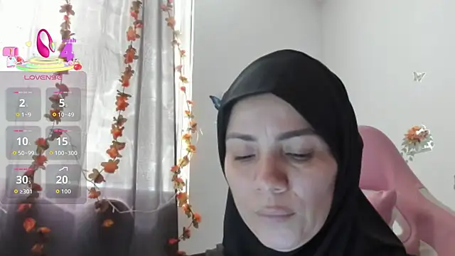 Snapshot of dalila_kemur chatting on 02.18.26 dalila kemur online show from 02.18.26