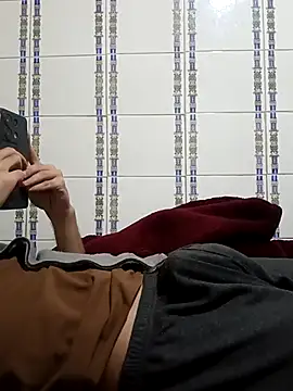 Snapshot of BeakedMezuza chatting on 04.12.26 BeakedMezuza online show from 04.12.26