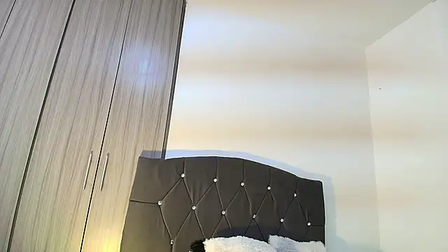 Ruby Whispers online show from 11.22.25