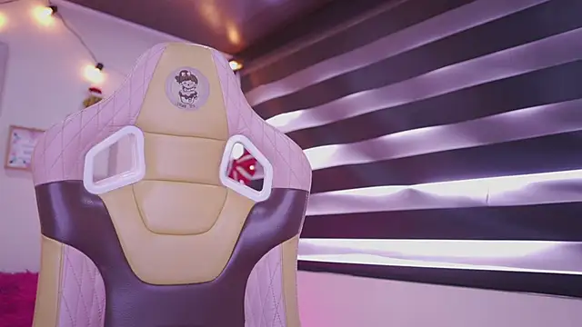 Rebecah 1 online show from 12.22.25