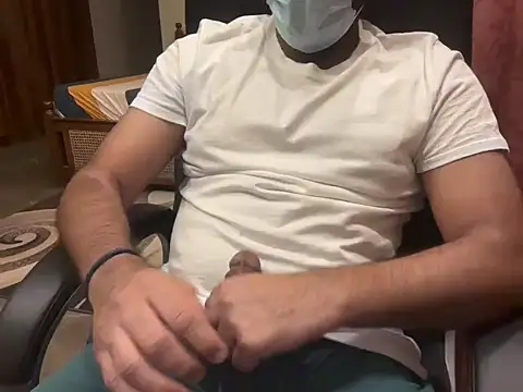 Snapshot of BobgaBonga chatting on 10.24.25 BobgaBonga online show from 10.24.25