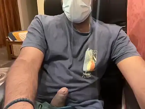 Snapshot of BobgaBonga chatting on 10.28.25 BobgaBonga online show from 10.28.25