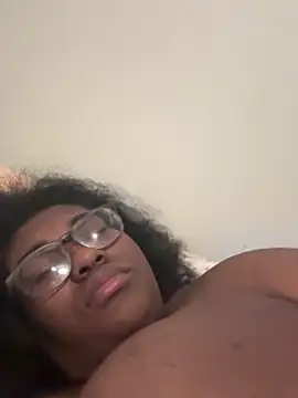 Snapshot of bunbun420247 chatting on 12.02.25 bunbun420247 online show from 12.02.25