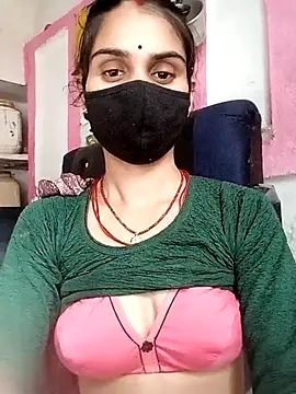 Snapshot of Nishaa_ji chatting on 10.08.25 Nishaa ji online show from 10.08.25