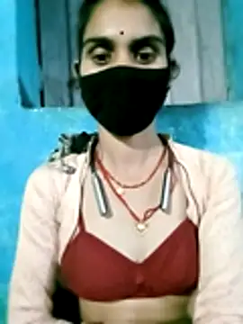 Snapshot of Nishaa_ji chatting on 10.28.25 Nishaa ji online show from 10.28.25