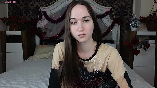 Angeel Kate online show from 12.23.25