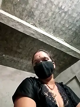 Snapshot of suhani_sharmj chatting on 12.14.25 suhani sharmj online show from 12.14.25