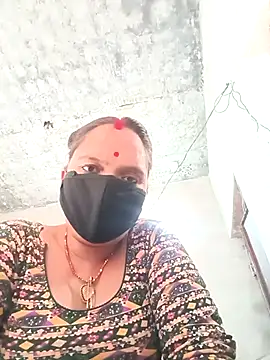 Snapshot of suhani_sharmj chatting on 12.21.25 suhani sharmj online show from 12.21.25