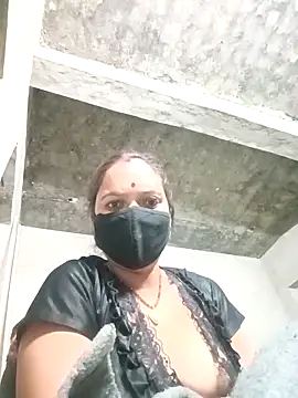 Snapshot of suhani_sharmj chatting on 12.21.25 suhani sharmj online show from 12.21.25