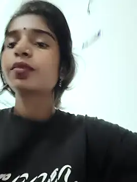 Snapshot of Hot-Soniya2 chatting on 10.30.25 Hot-Soniya2 online show from 10.30.25