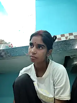 Snapshot of Hot-Soniya2 chatting on 11.18.25 Hot-Soniya2 online show from 11.18.25