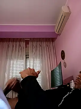 Snapshot of estrogeni chatting on 11.24.25 estrogeni online show from 11.24.25