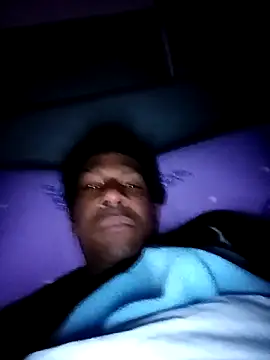 Snapshot of estrogeni chatting on 03.03.26 estrogeni online show from 03.03.26