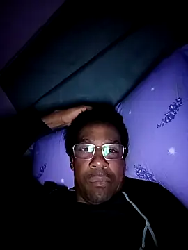 Snapshot of estrogeni chatting on 03.05.26 estrogeni online show from 03.05.26