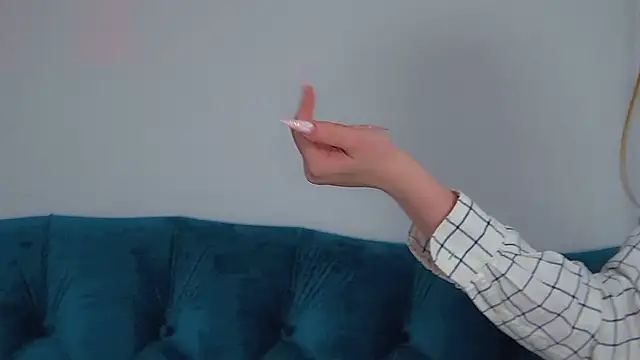 Snapshot of AgataFoxley chatting on 11.26.25 AgataFoxley online show from 11.26.25