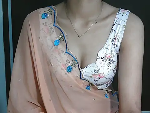 Snapshot of cute_seemu chatting on 10.02.25 cute seemu online show from 10.02.25