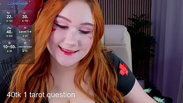 Snapshot of laura_palmerr chatting on 10.30.25 laura palmerr online show from 10.30.25