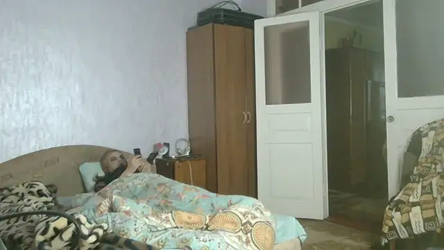 NiraFrost online show from 10.22.25