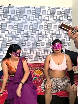 Family02 online show from 12.19.25