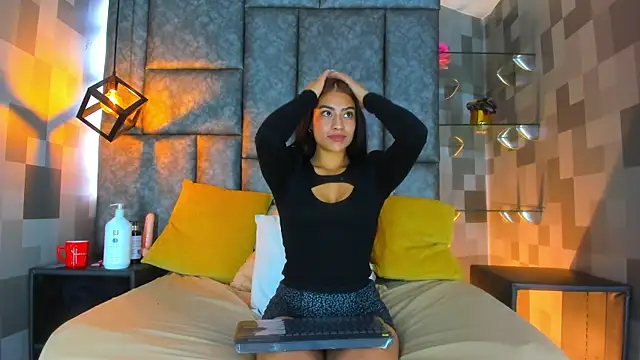 Snapshot of Emily_Mitchell chatting on 11.25.25 Emily Mitchell online show from 11.25.25