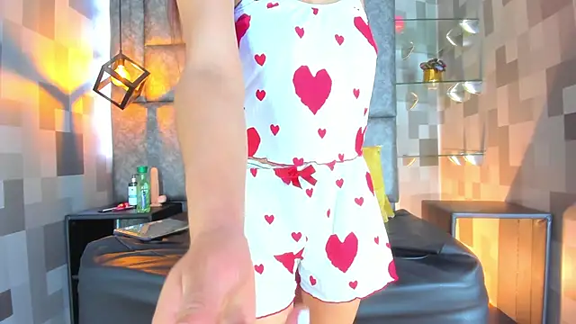 Snapshot of Emily_Mitchell chatting on 11.26.25 Emily Mitchell online show from 11.26.25