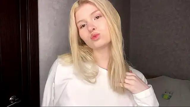 Snapshot of ShontaWasilko chatting on 03.24.26 ShontaWasilko online show from 03.24.26