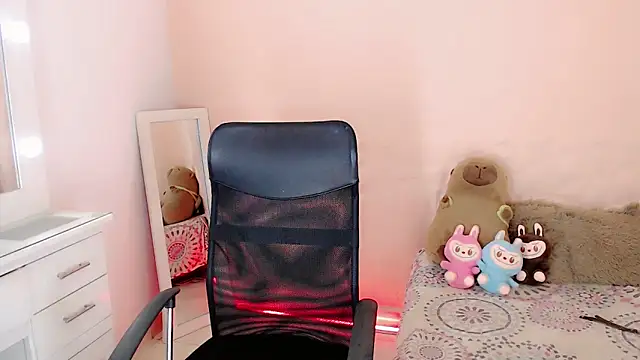 sweet royal  online show from 10.21.25