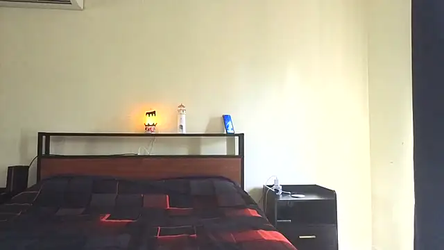 aussiepeaches online show from 10.31.25